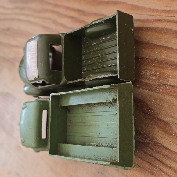 Vintage 2 army Trucks + army figure Mix lot 1960s Toys - Picture 6 of 11